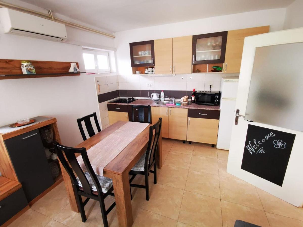 Tribalj Apartments Sanda Tribunj מראה חיצוני תמונה